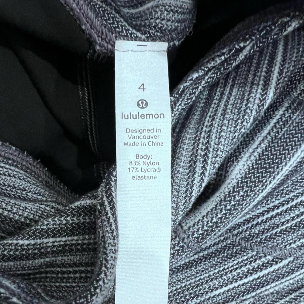 Lululemon Athletica Align Crop 21" Leggings Black and White Womens Sz 4 EUC - Picture 8 of 9